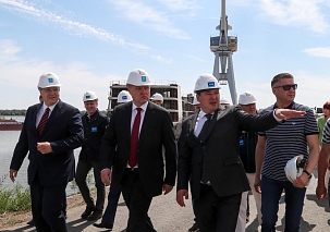 Судостроительный завод «Лотос» посетил врио губернатора Астраханской области Игорь Бабушкин
