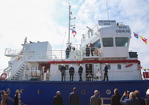 На танкере-химовозе «Волготранс-2501» поднят государственный флаг